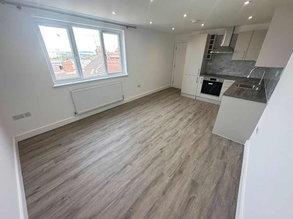 Property photo 2 of 10 5206572