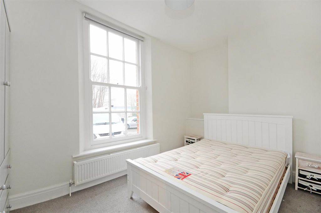 Property photo 3 of 12 Bedroom 1.Jpg