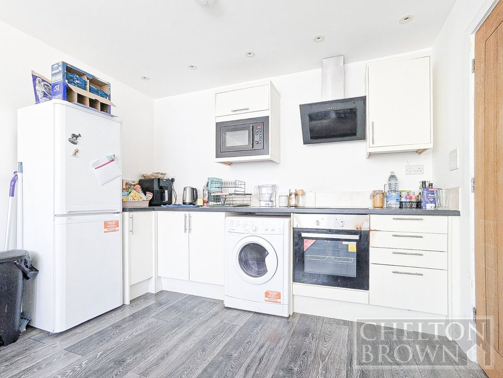 Property photo 2 of 12 Kitchen