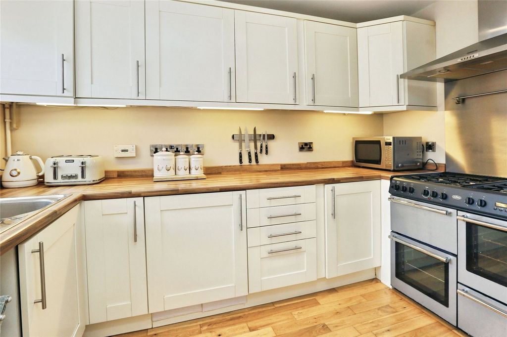 Property photo 3 of 14 Picture No. 28