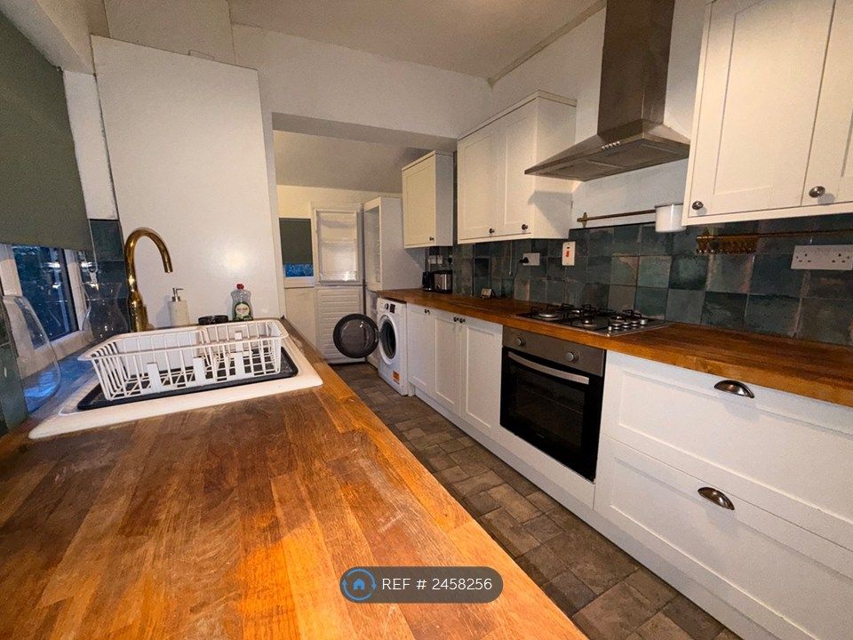 Property photo 3 of 25