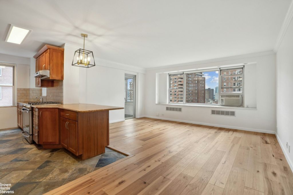 Property photo 3 of 12 <Alttext/>