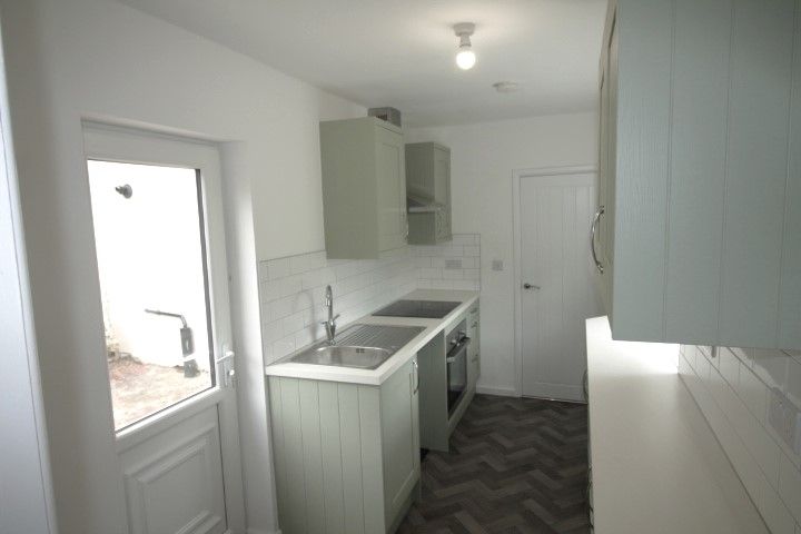 Property photo 3 of 11 Kitchen 2