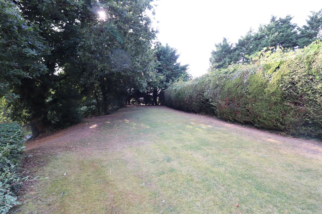 Property photo 2 of 11