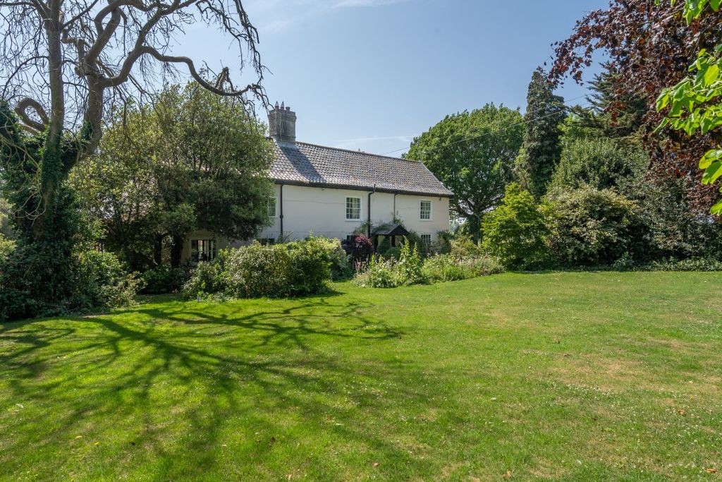 Property photo 1 of 36