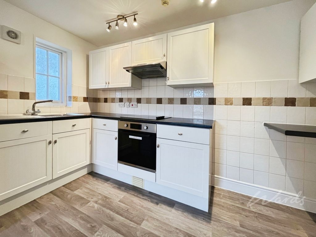 Property photo 3 of 7 Kitchen