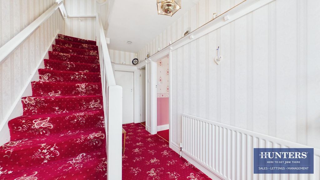 Property photo 3 of 19 Hallway