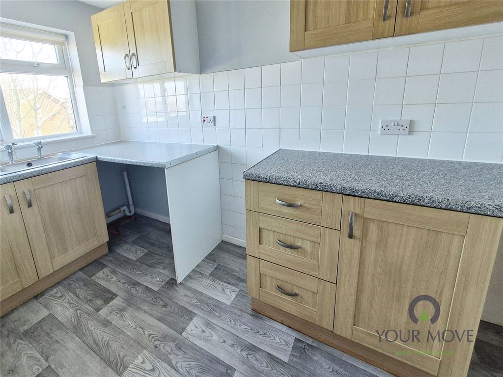 Property photo 3 of 9 Kitchen