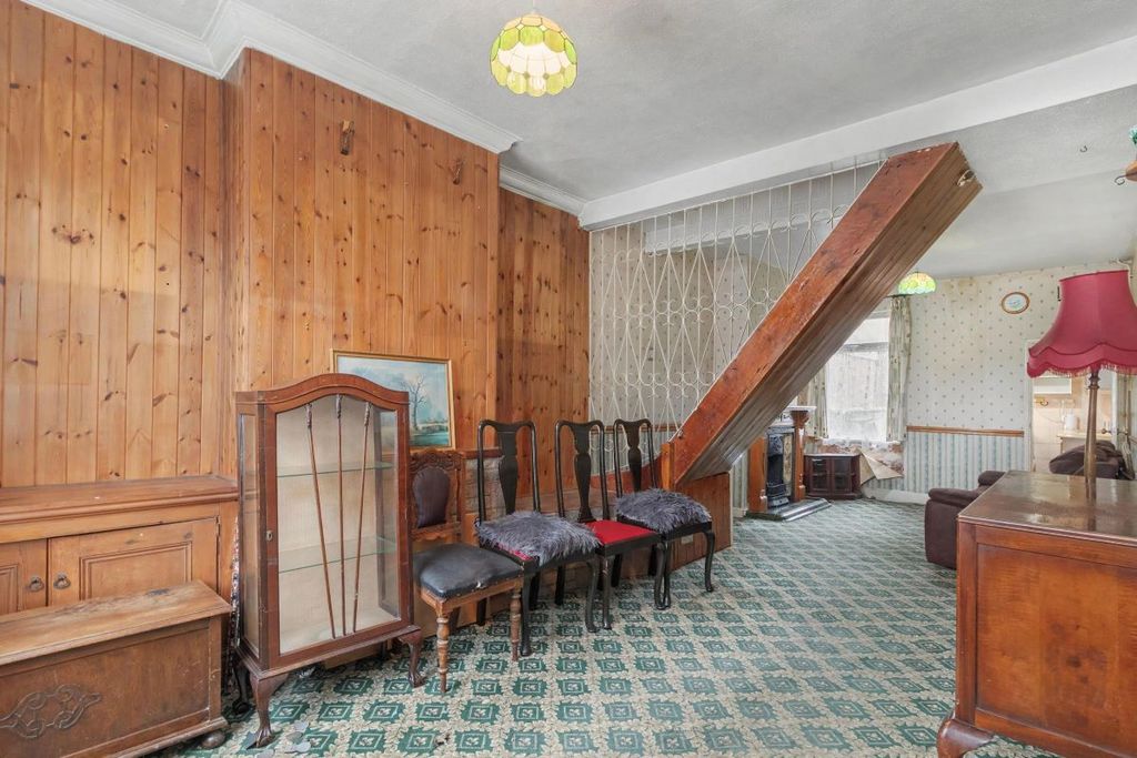 Property photo 3 of 16