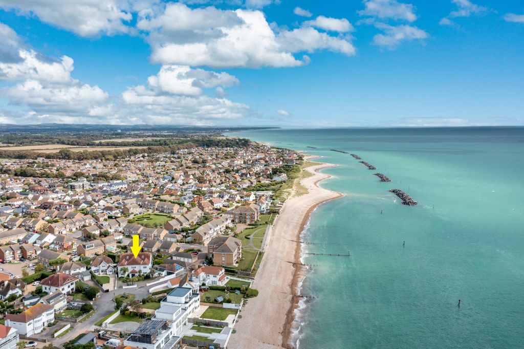 Property photo 1 of 21 Picture No. 32