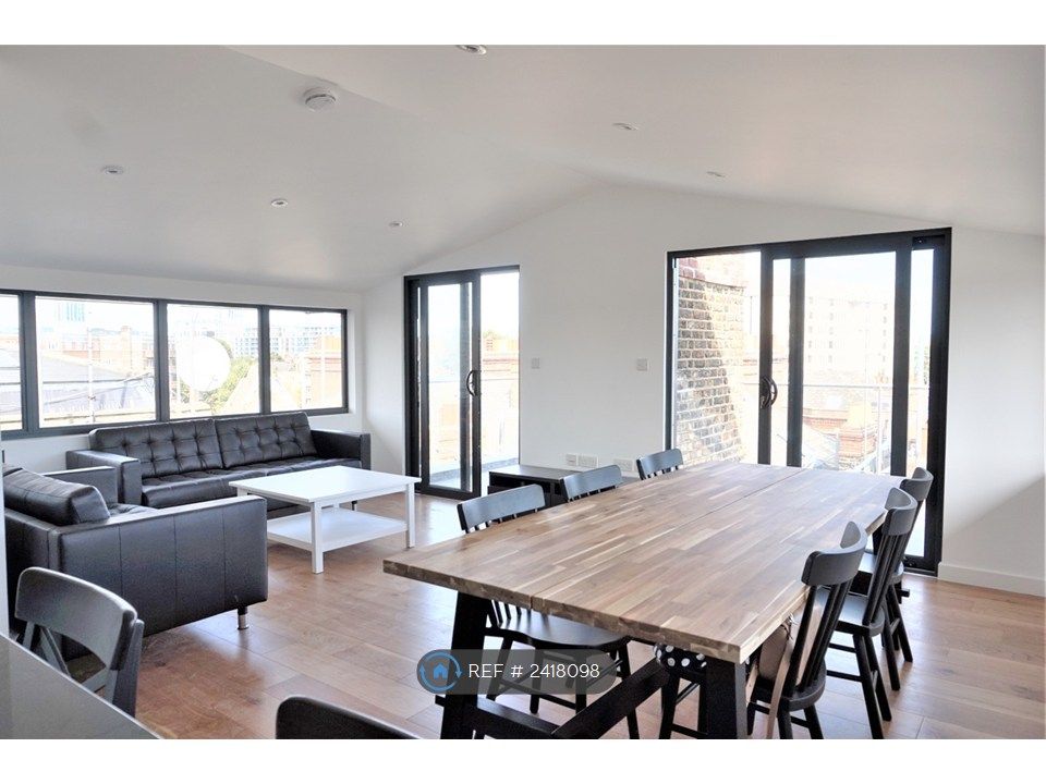 Property photo 1 of 16 Stunning Open Plan Living