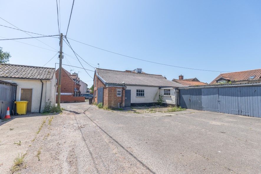 Property photo 1 of 41