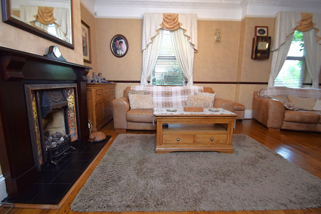 Property photo 2 of 28
