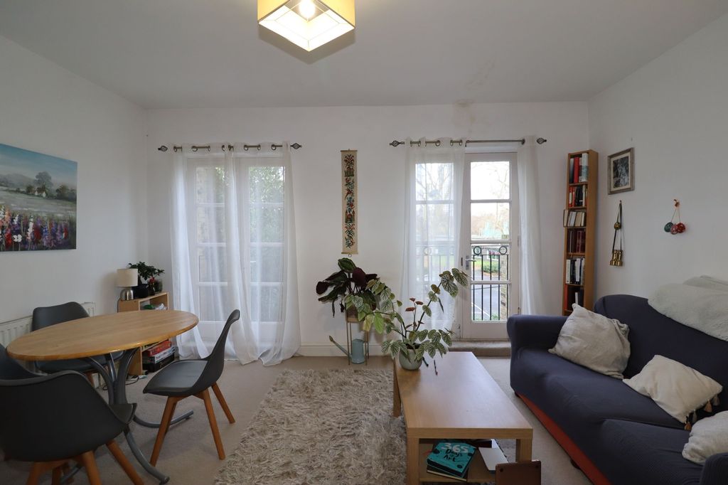 Property photo 2 of 7