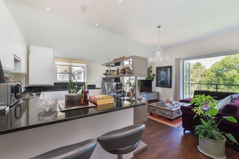 Property photo 3 of 13 Photo 6