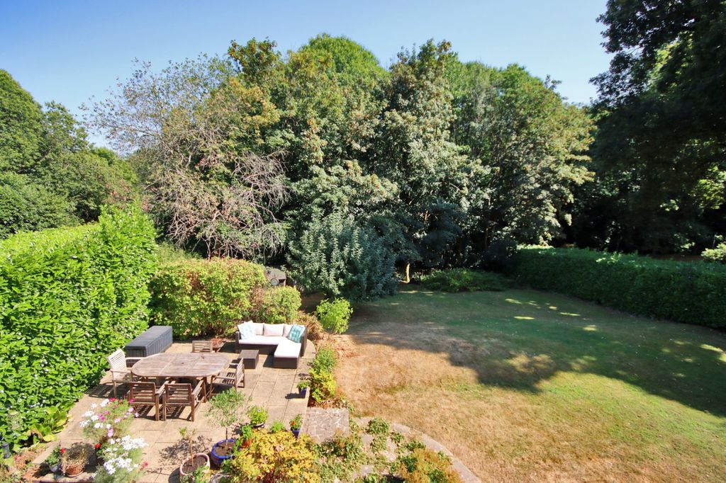 Property photo 2 of 15 Garden