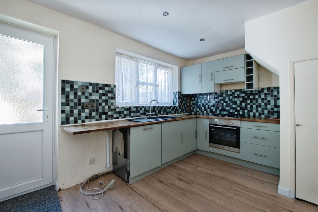 Property photo 2 of 14