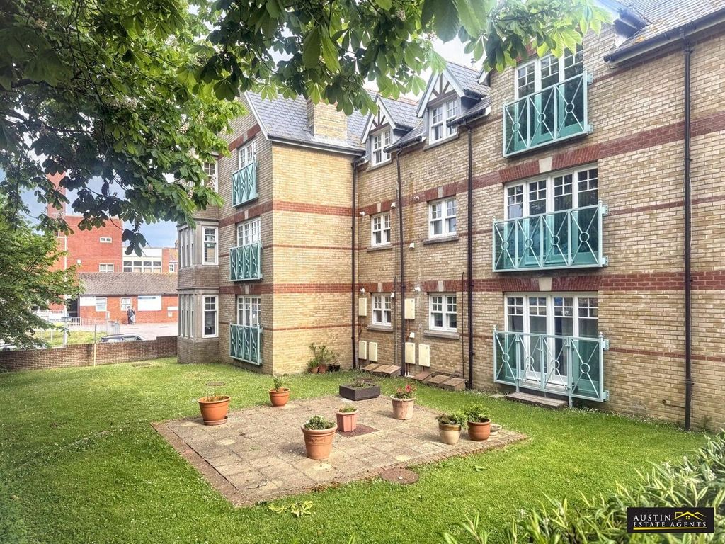 Property photo 1 of 12 Rear Garden