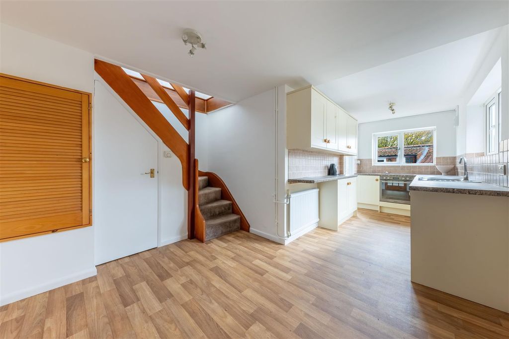 Property photo 2 of 12 Kitchen Diner