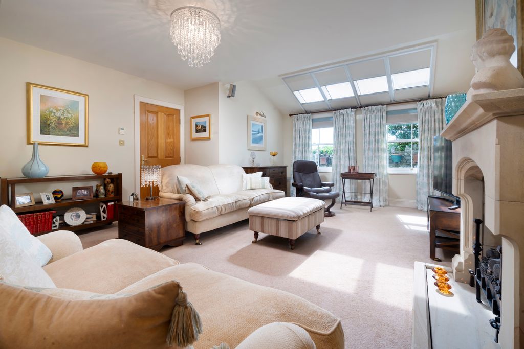 Property photo 2 of 36