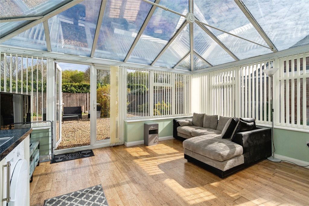 Property photo 2 of 18 Picture No. 30