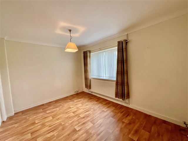 Property photo 3 of 18 Lounge