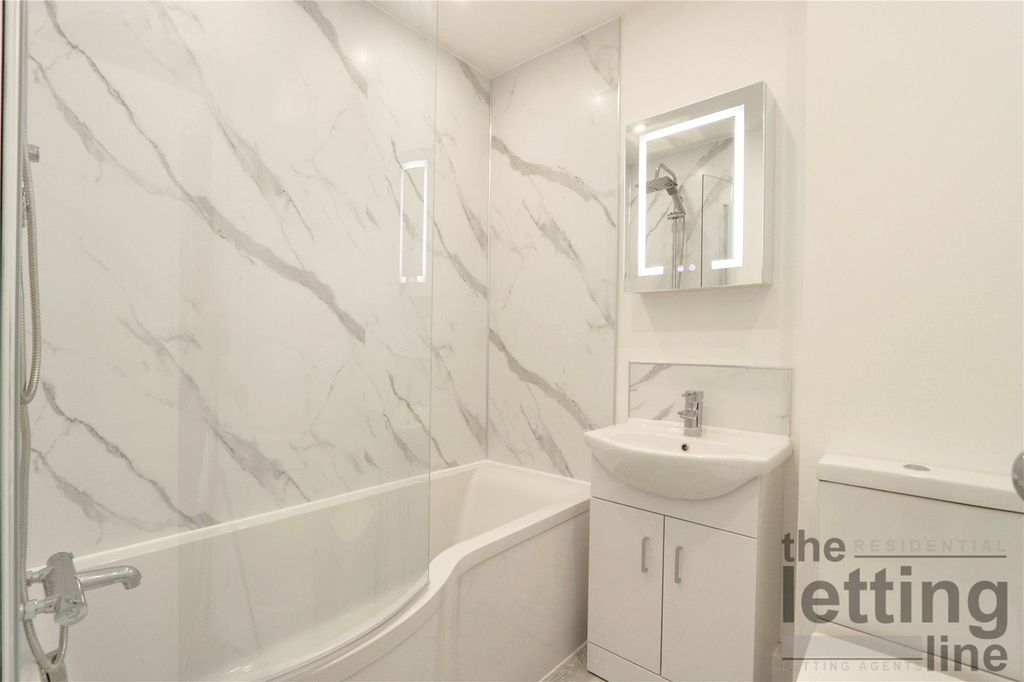 Property photo 3 of 11 Picture No. 24