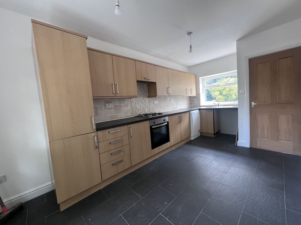 Property photo 2 of 9 Dining Kitchen