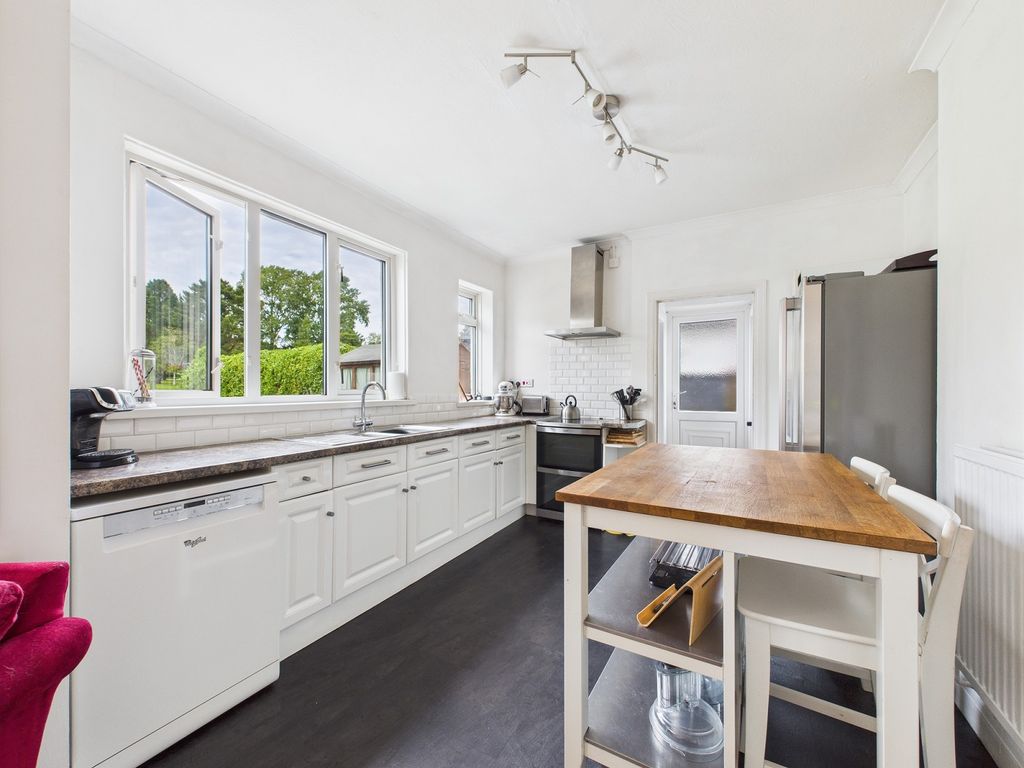 Property photo 3 of 18 Kitchen And Breakfast Room