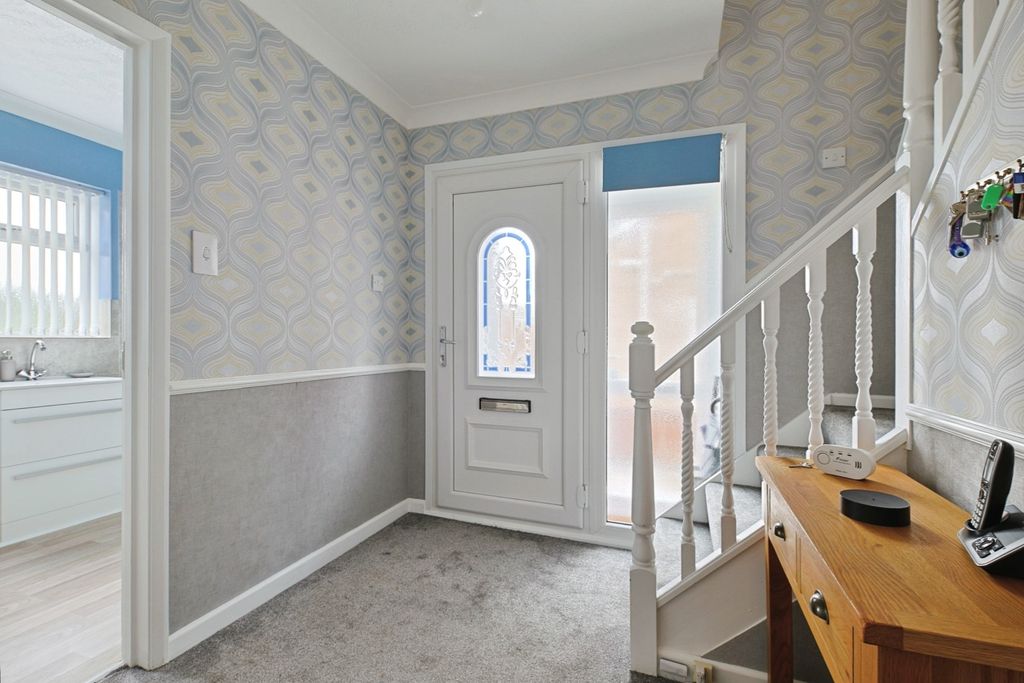 Property photo 2 of 15 4283165