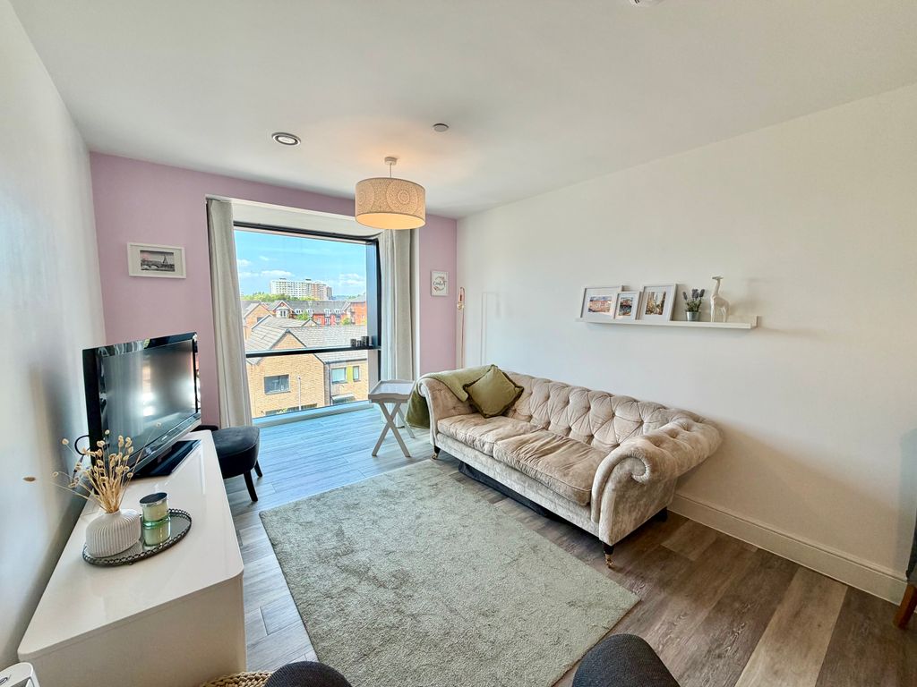 Property photo 3 of 14 Img_3455