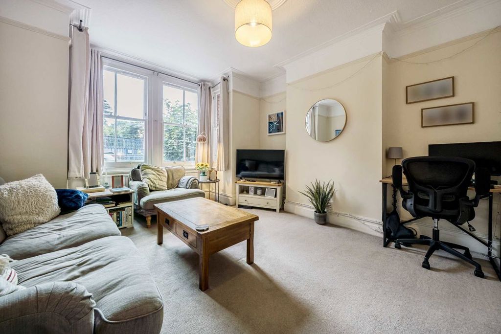 Property photo 2 of 6