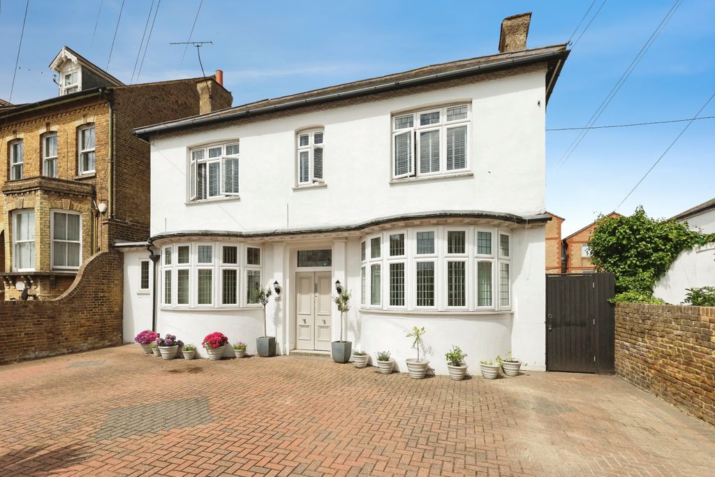 Property photo 1 of 20