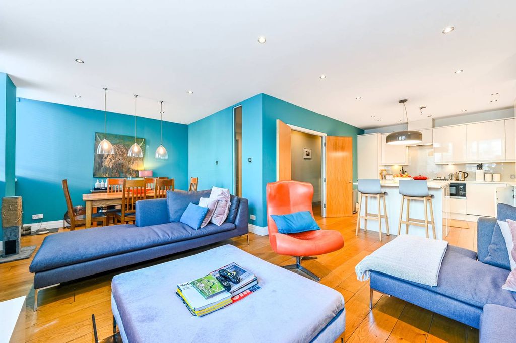 Property photo 2 of 9