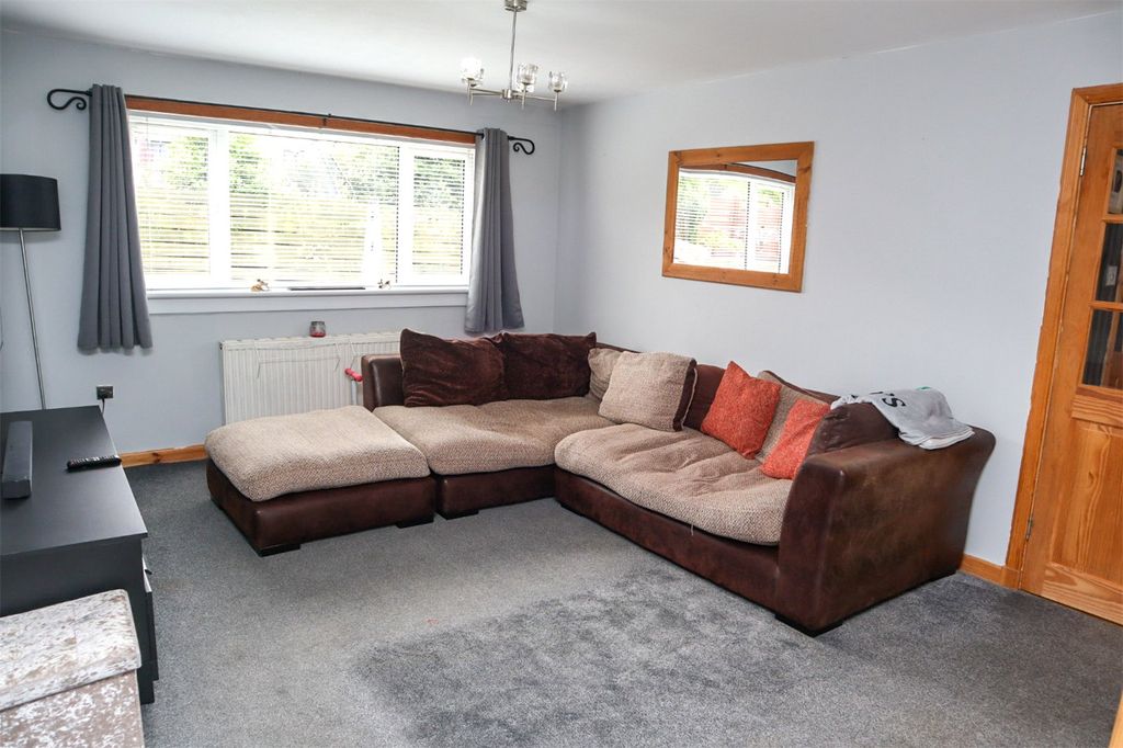 Property photo 3 of 14 Lounge