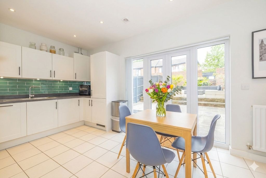 Property photo 2 of 16 Picture 2