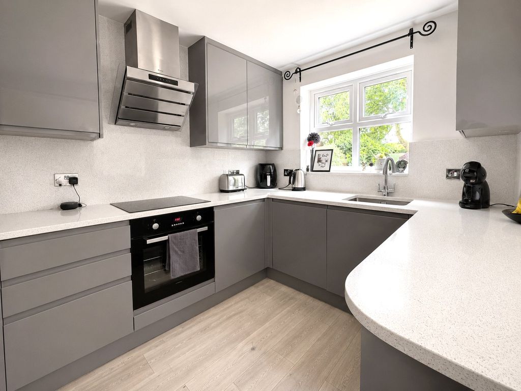 Property photo 2 of 15 Picture No. 04