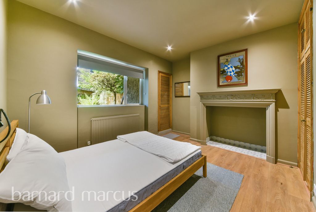 Property photo 2 of 9 Bedroom 1