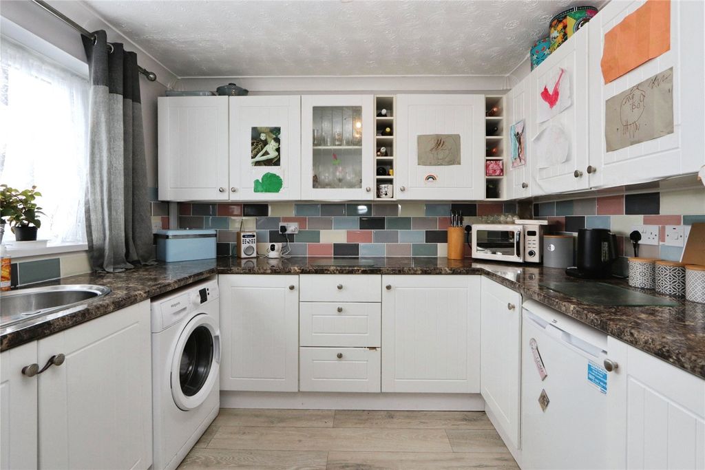 Property photo 3 of 15 Picture No. 16