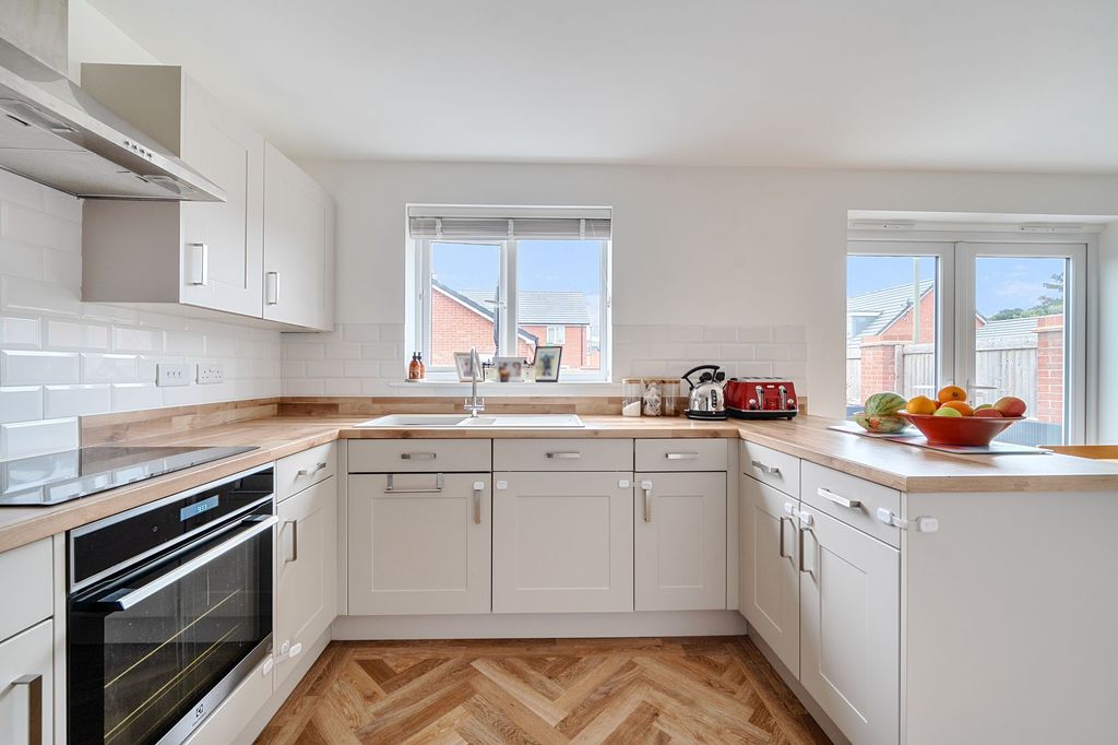 Property photo 3 of 16