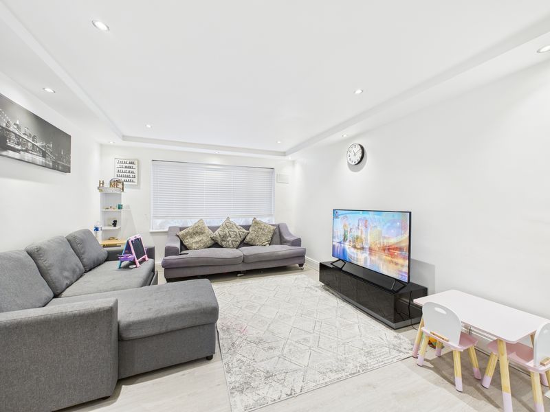 Property photo 3 of 8 Photo 5