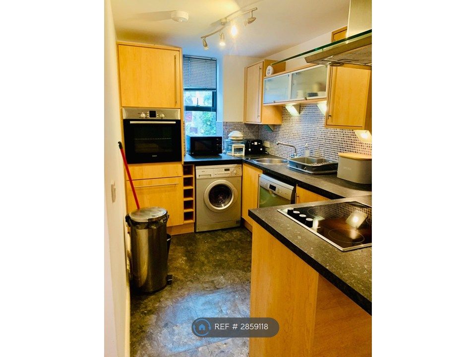 Property photo 2 of 8 Kitchen