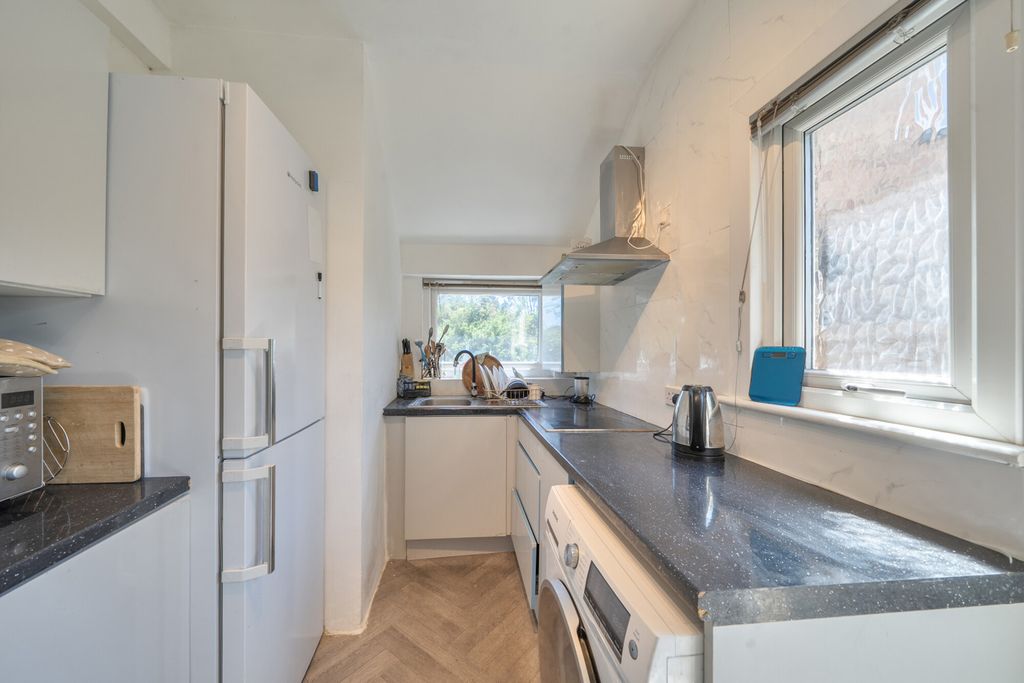 Property photo 2 of 17 1467681-12-6A16E1...