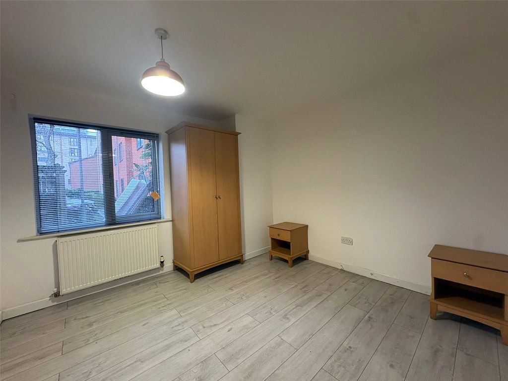 Property photo 3 of 6 Picture No. 01