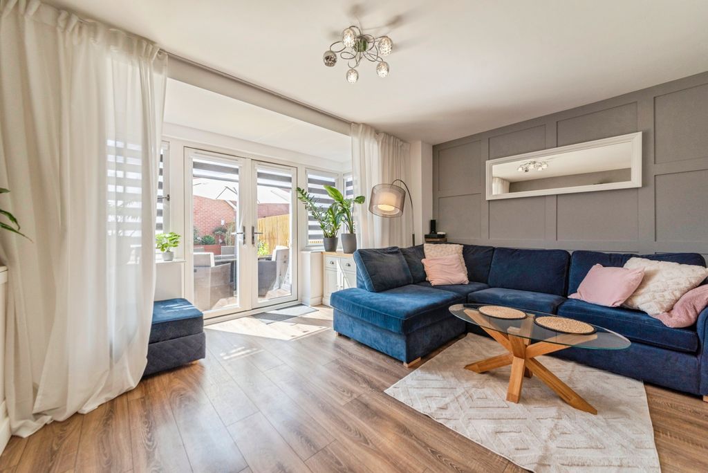 Property photo 3 of 18