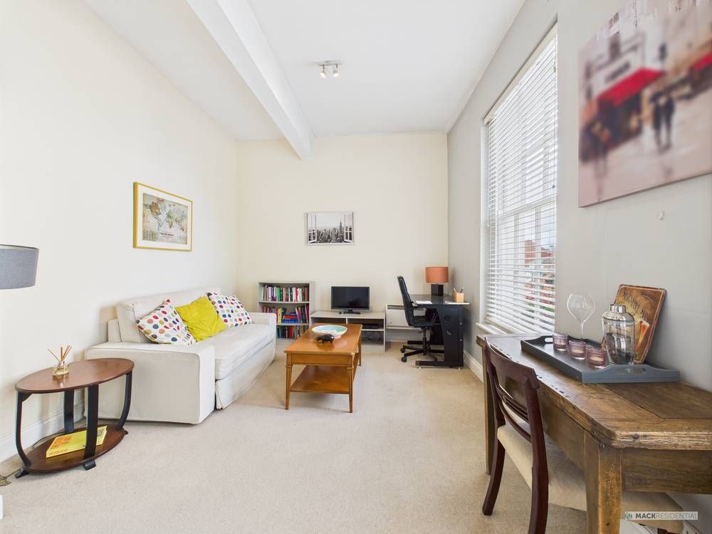 Property photo 3 of 6