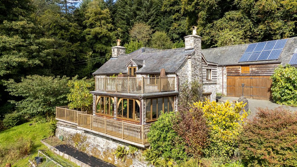 Property photo 3 of 21 Image