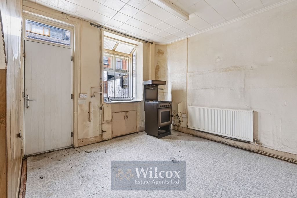 Property photo 3 of 19
