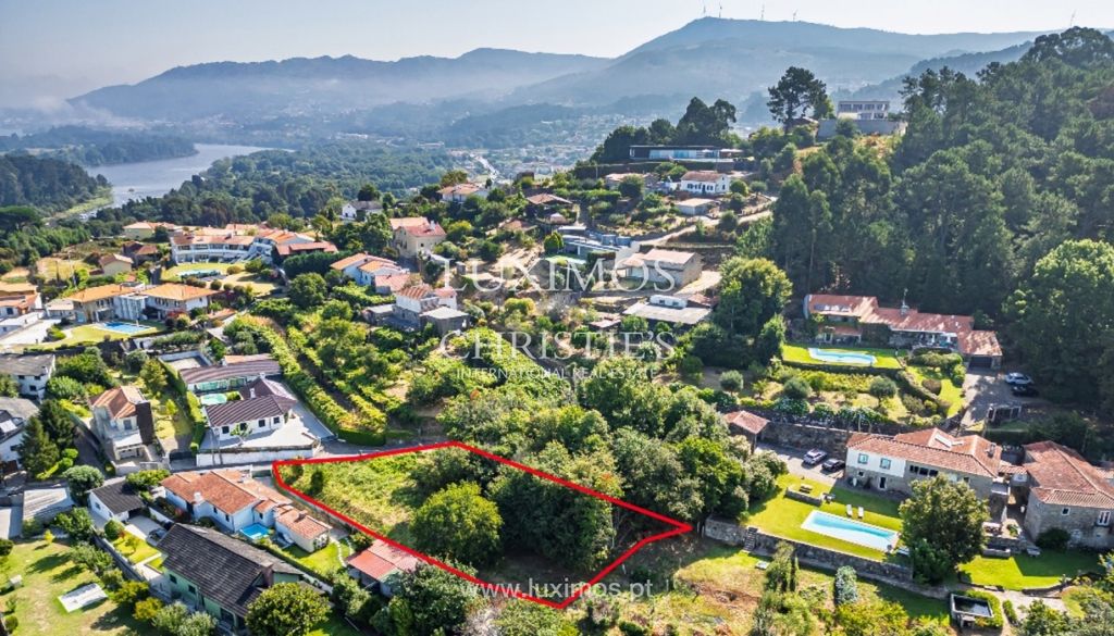 Property photo 2 of 24