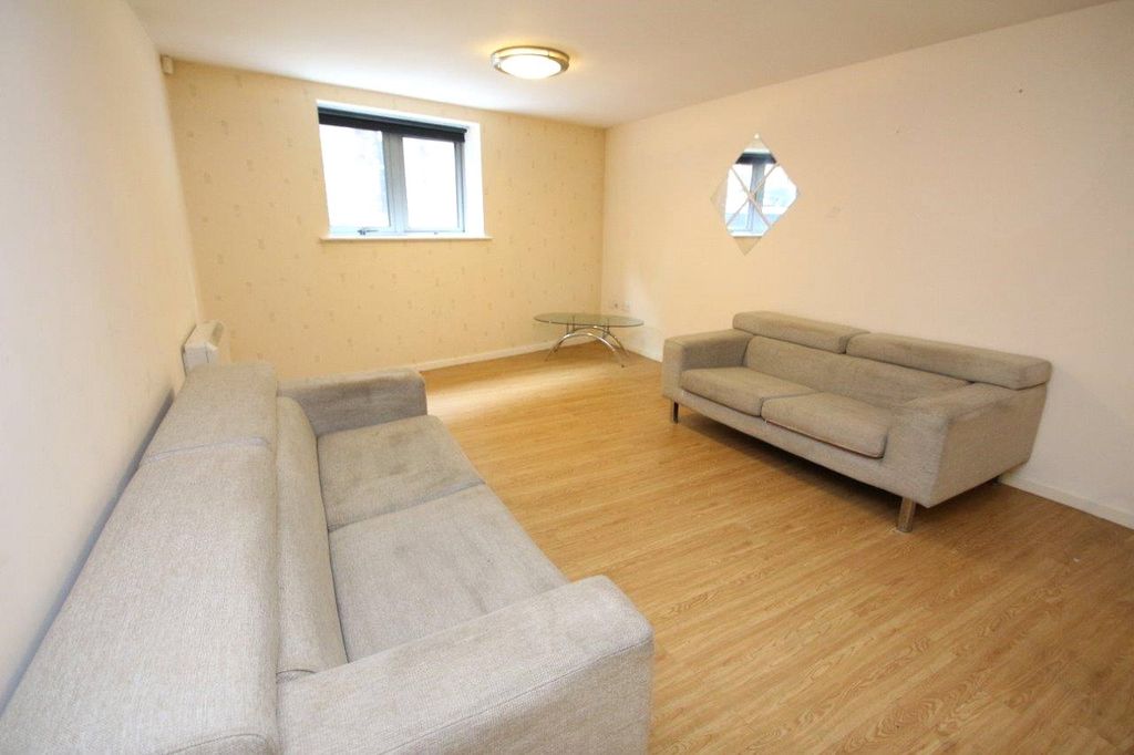 Property photo 3 of 12 Picture No. 02
